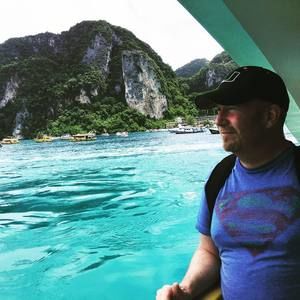 Meet your Posher, Ray